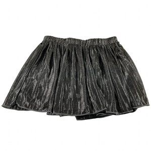 👣 5/$25 - Black/Silver Shiny Skirt